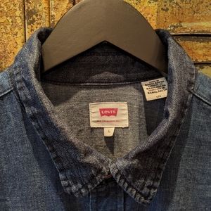Two-tone Levi's denim shirt